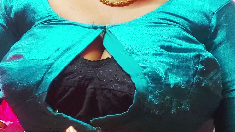 Desi sexy married stepsister seduce by her boyfriend screenshot 4